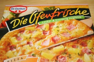 Die Ofenfrische "Hawaii" von Dr. Oetker mit sahnig, würziger Tomatensauce