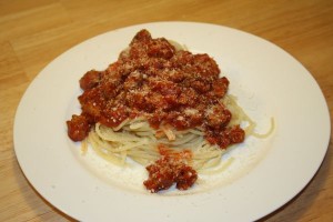 Angerichtete Spaghetti alla bolognese