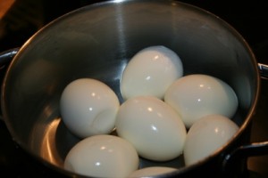 Ausgekühlte Eier für gefüllte Eier